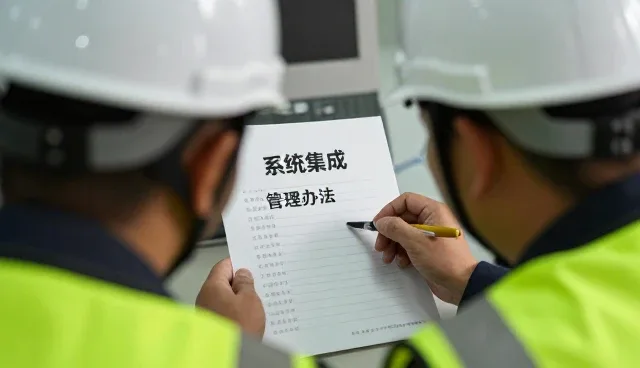 设计如何满足复杂工程需求下的产品适配挑战